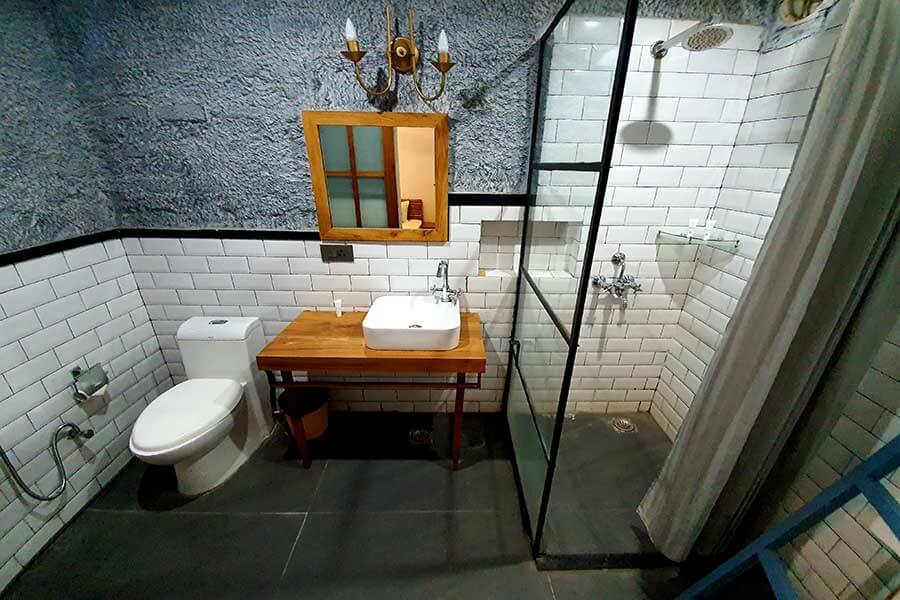 Aventurine Room