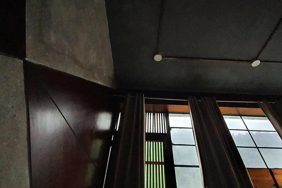 Tiger Eye Room
