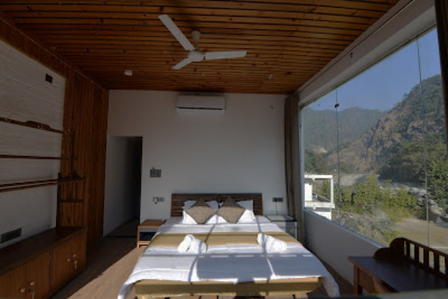 Window Moment Room